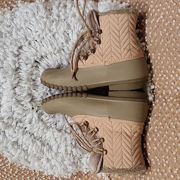 Baretrap Duck Boots - Picture 7 of 16